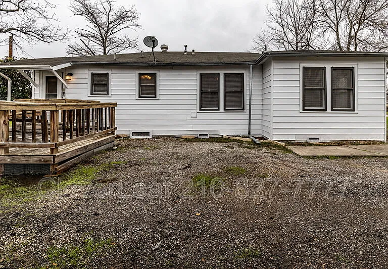 295 N Peach Ave — Photo 19