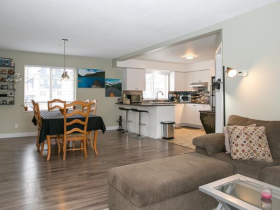 3rd image of 1449 Vine Rd #2