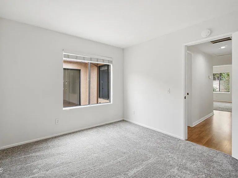 9026 Feather St — Photo 33