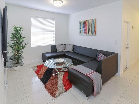 4th image of 9721 NW 9th St #9721