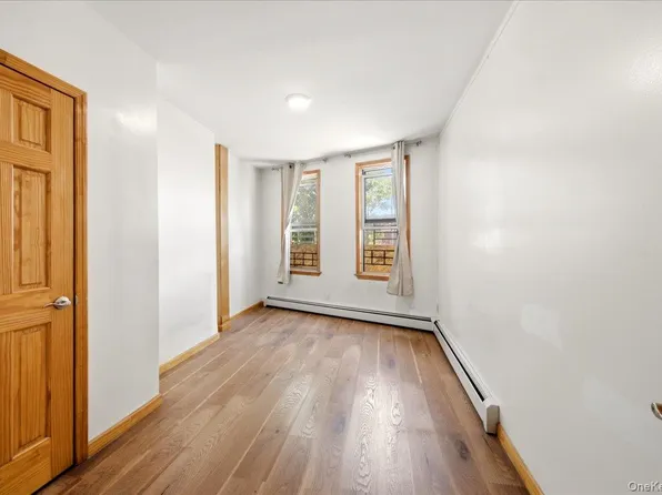 1850 Unionport Rd, Bronx, NY 10462