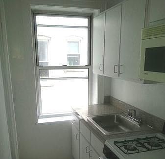 2nd image of 5067 46th St