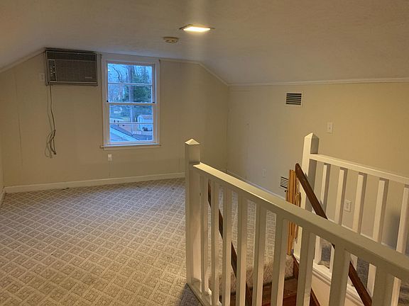 5th image of 213 W 17th St
