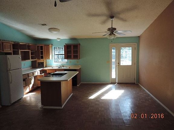 5th image of 570 Elm Ct