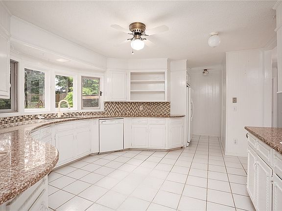 2nd image of 407 Etowah Ave