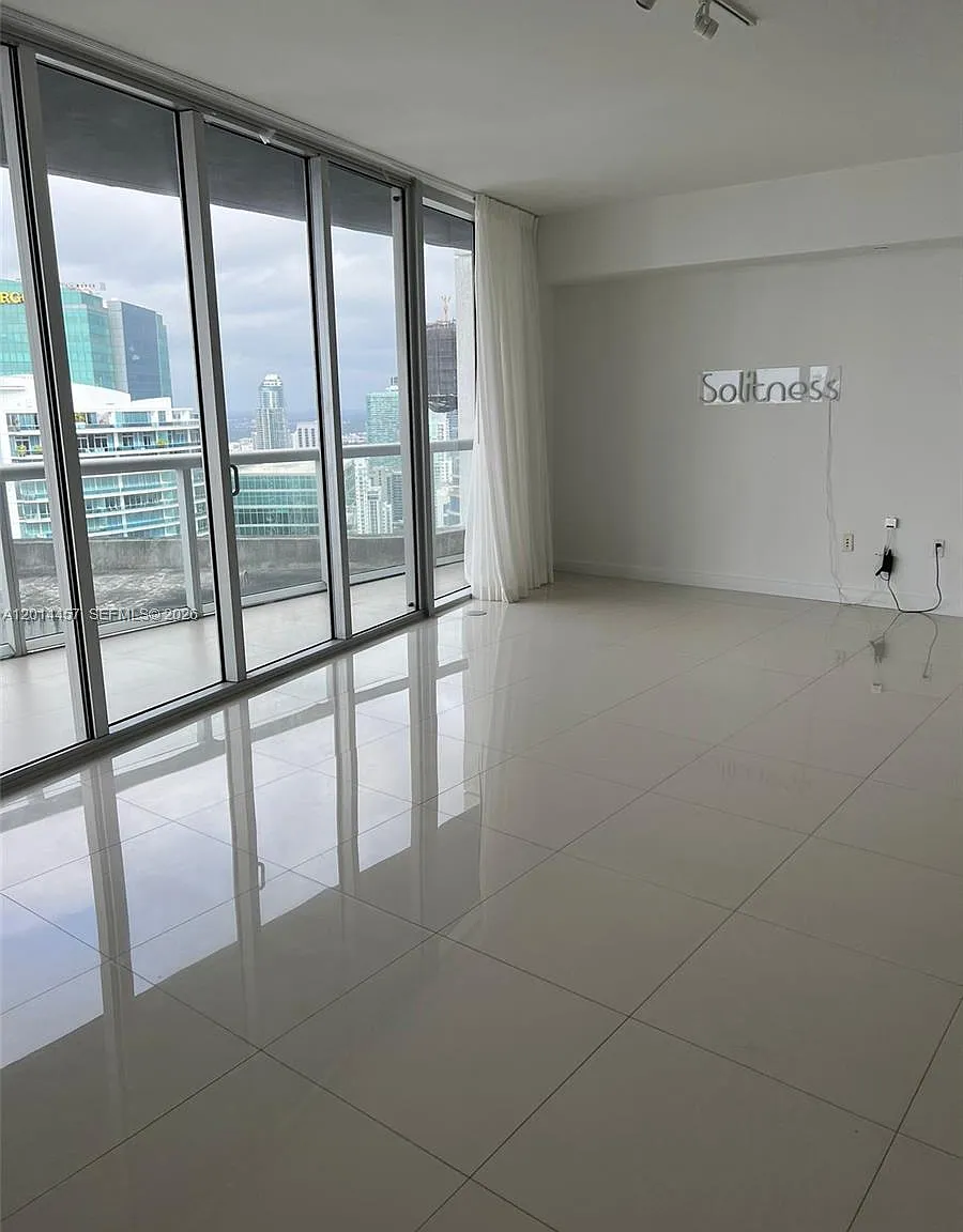 Iconbrickell Condo No 1 — Photo 4