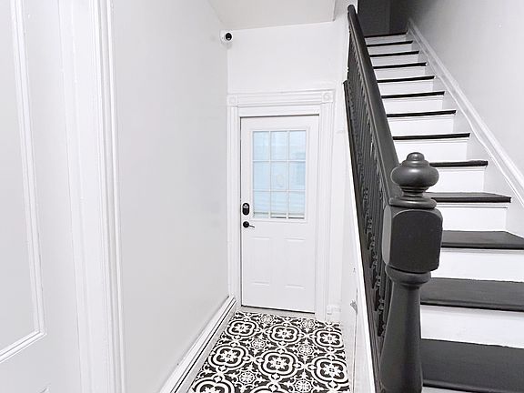 3rd image of 779 Lake St Floor 1