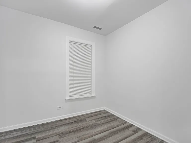 2152 W 21st St #1R — Photo 14