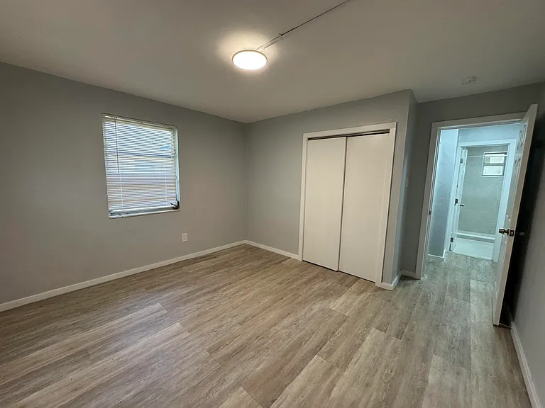 304 NW 14th Ave — Photo 9