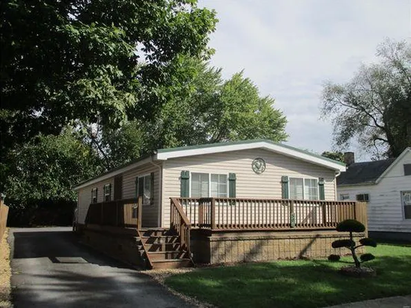 504 S Van Buren St, Litchfield, IL 62056