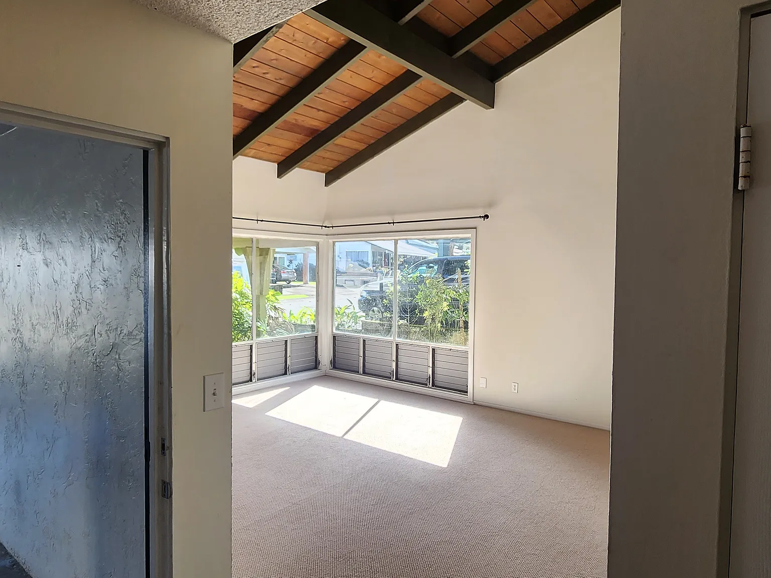 4 bed, 1720 sqft, $4,300 — Photo 4