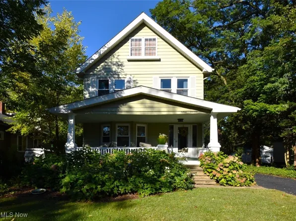 1514 Rydalmount Rd, Cleveland Heights, OH 44118