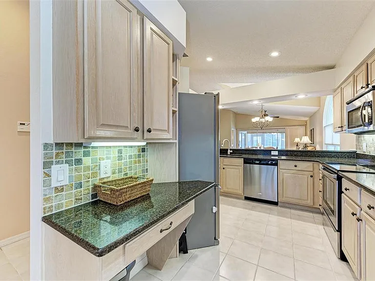 4936 Linsey Ct — Photo 18
