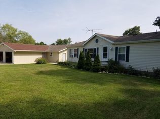 34425 40th Ave, Paw Paw, MI 49079