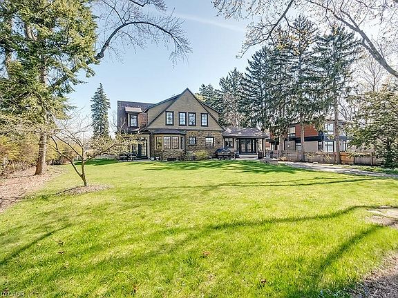 2nd image of 1050 Mohawk Rd