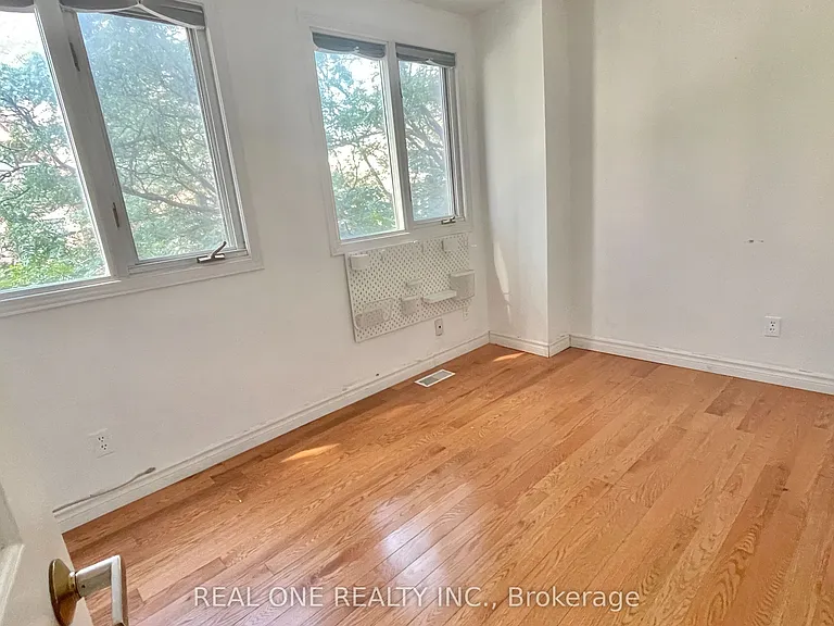 101 McGill St #2 — Photo 8