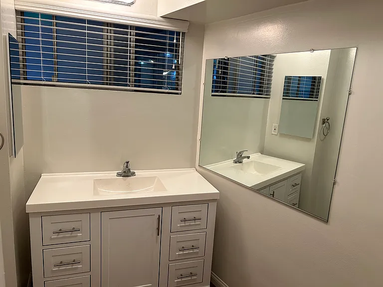 Hillside Apartments — Photo 14
