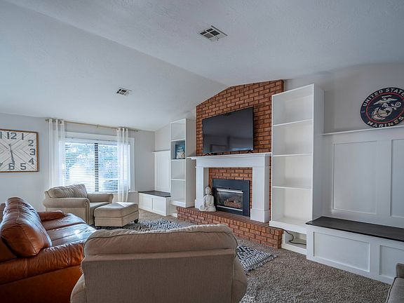 5th image of 3012 S Bloomington Hills Dr