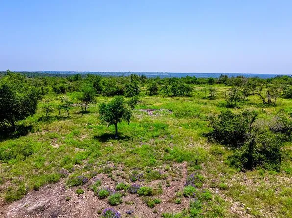 11 Sweet Wind Ln, Harper, TX 78631
