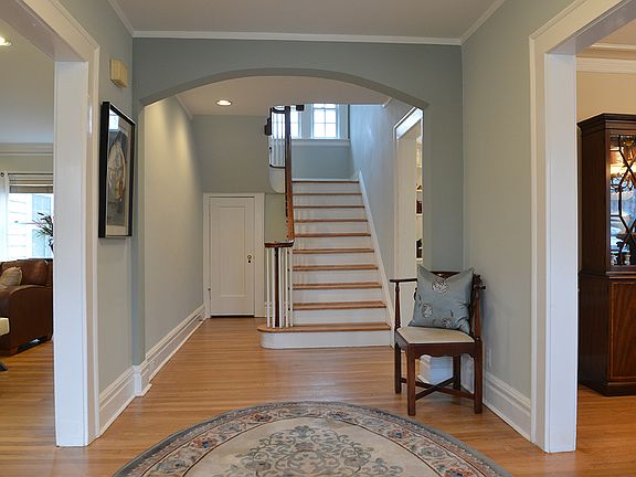 3rd image of 31 N Crescent Dr