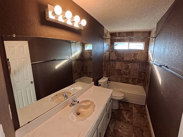 1454 Cromwell Ct — Photo 17