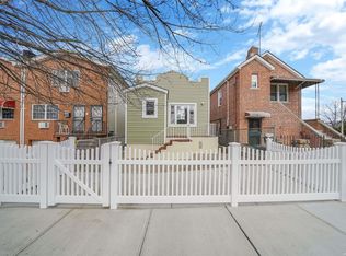 1085 Arnow Ave, Bronx, NY 10469