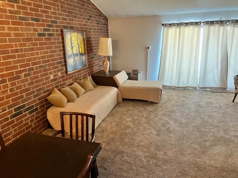 1st image of 32 Lausanne Ct #3