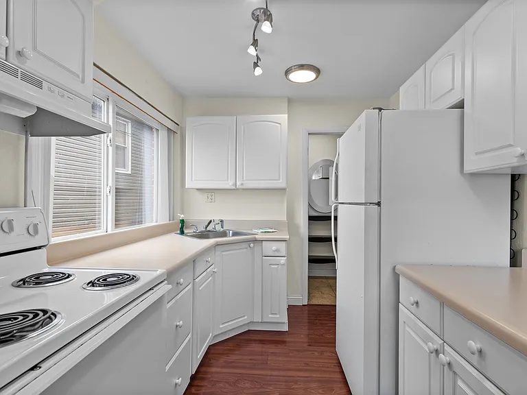 7848 Big Bend Blvd — Photo 16