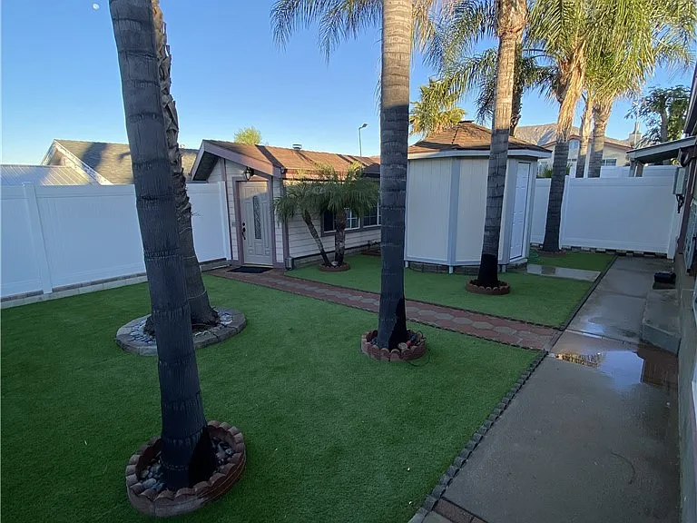 10535 Samoa Ave — Photo 16