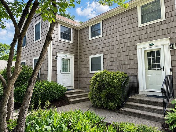 2nd image of 62 Laurel St #B