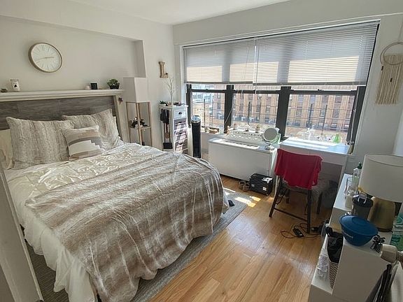3rd image of 116 E 34th St #18KL