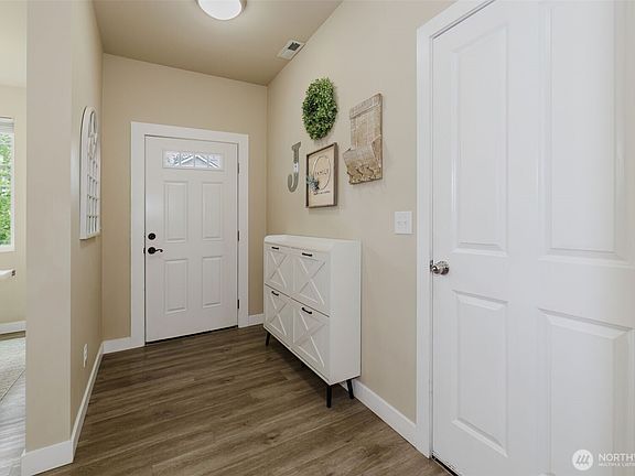 4th image of 3677 SE Chesterton Drive