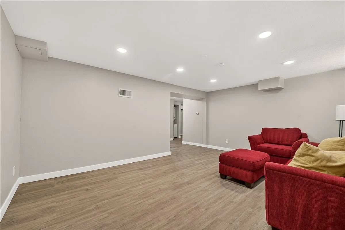 1736 King Street, Unit B — Photo 1
