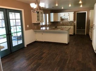 202 E Dorothea Ct, Visalia, CA 93277