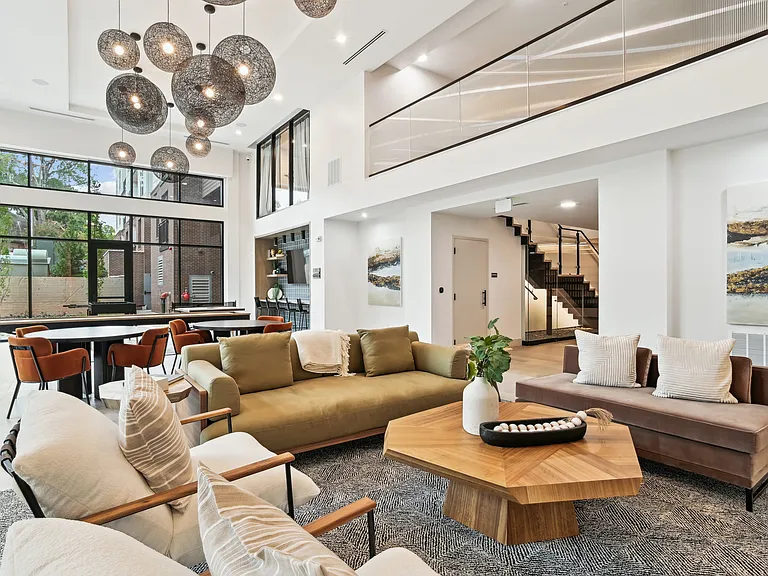 Solis Midtown — Photo 21