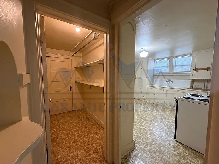 515.5 E Lewis St — Photo 7