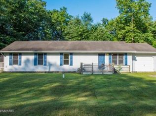 4056 E River Rd, Buchanan, MI 49107