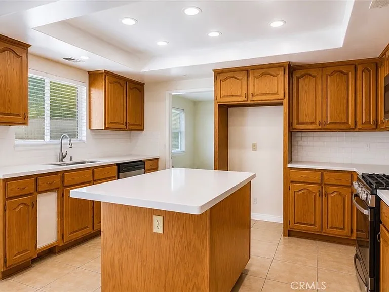 13445 Oak Mesa Dr — Photo 8