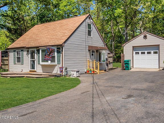 2nd image of 437 Shady Lane