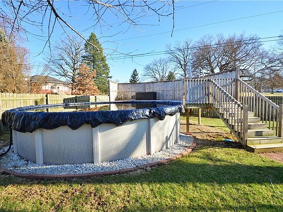 4th image of 715 Park Ln