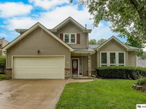1611 N 150th Plz, Omaha, NE 68154