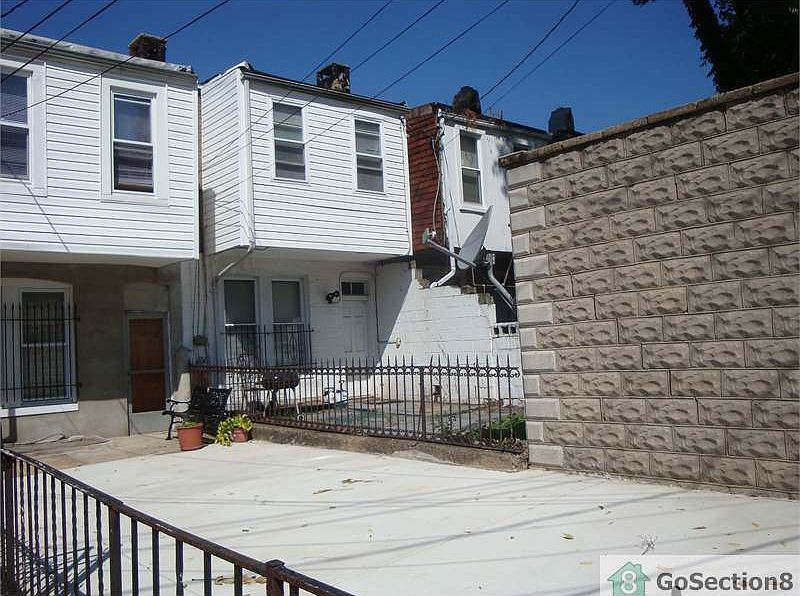 2nd image of 1715 N Washington St