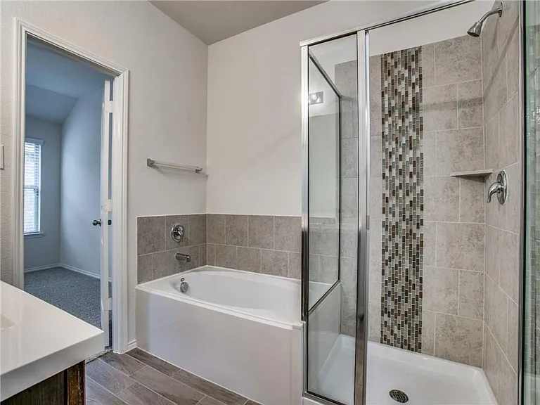 8944 Devonshire Dr — Photo 8