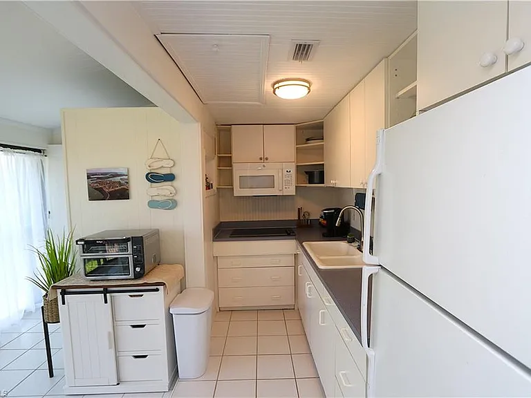 611 Palm Ave #F-30 — Photo 9
