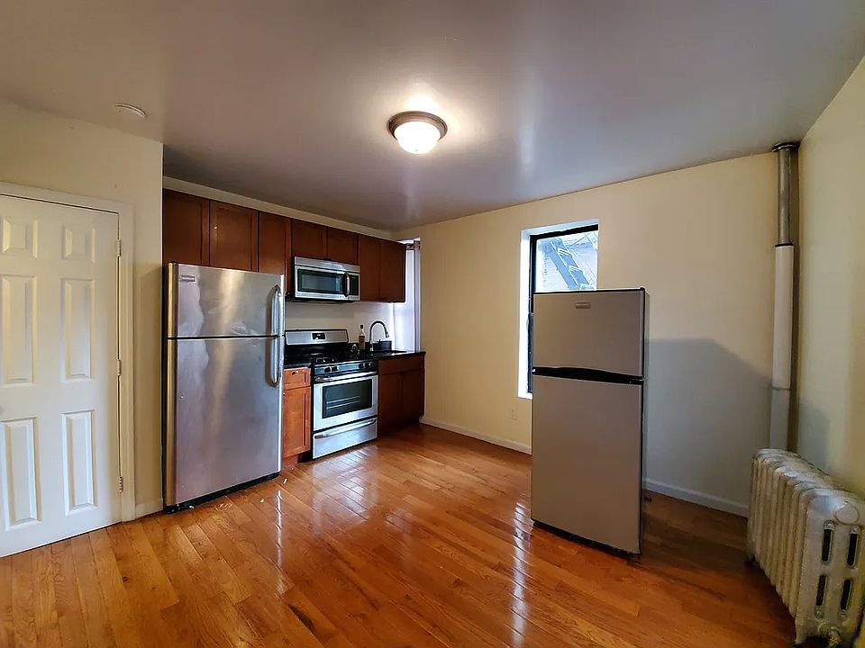 2nd image of 150 W 140th St #3R