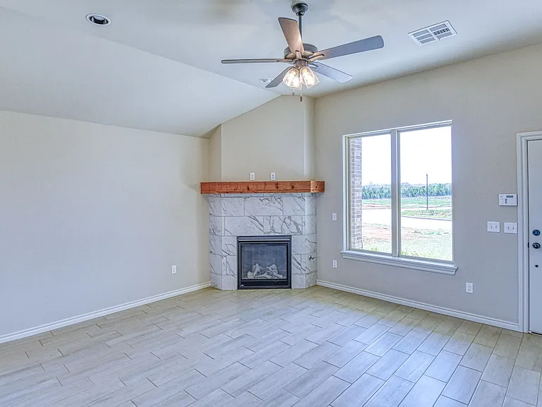 9305 NW 142nd St — Photo 5