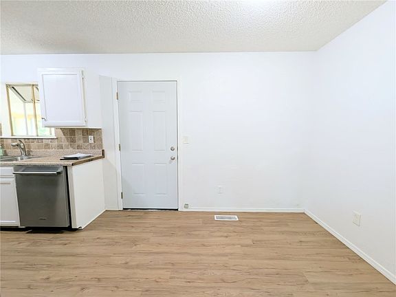 5th image of 1861 Shellie Ln