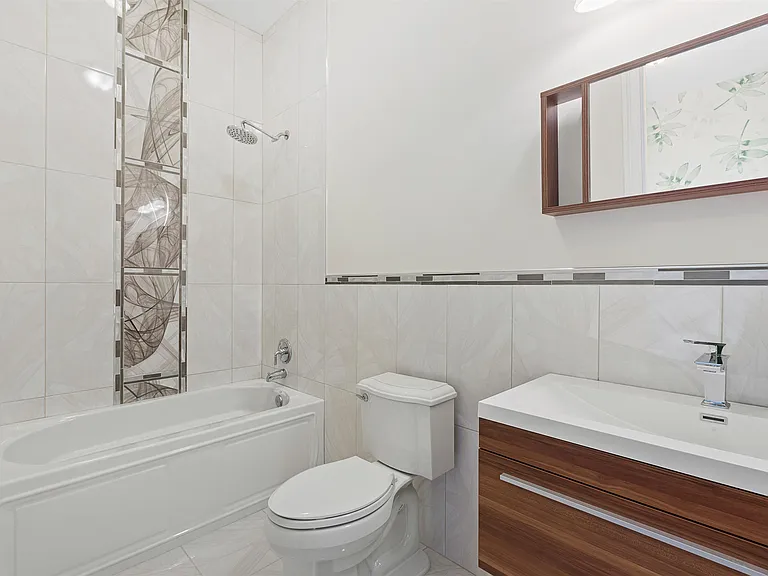 305 New York Ave #2 — Photo 14