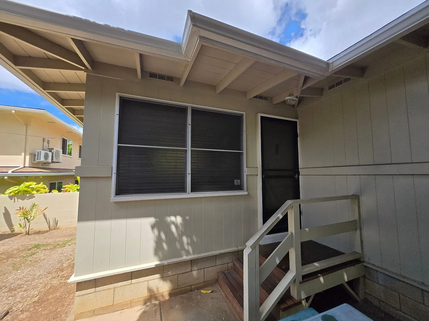 5340 Uhiuhi Street — Photo 1