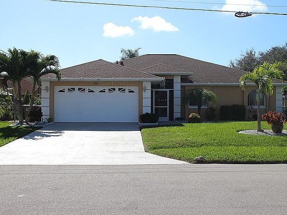 2nd image of 210 SW 41st Ter